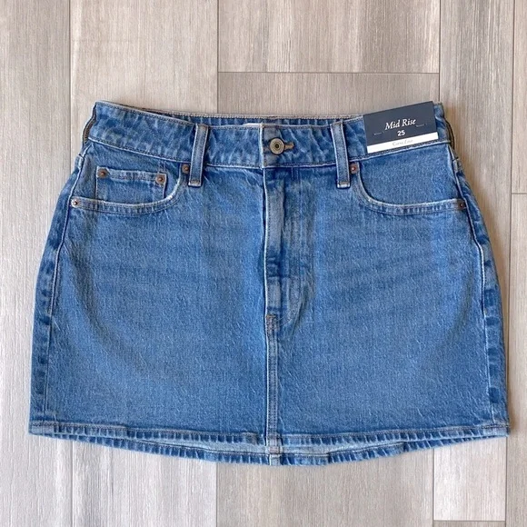 AF Curve Love Skirt - Picture 1 of 8